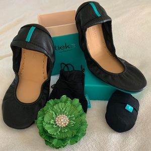 NWT Tieks Size 7 Matte Black (Order Form Shown)